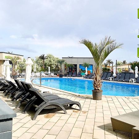 Maya Apartment- Spa N Pools Beach Resort Mamaia Eksteriør billede
