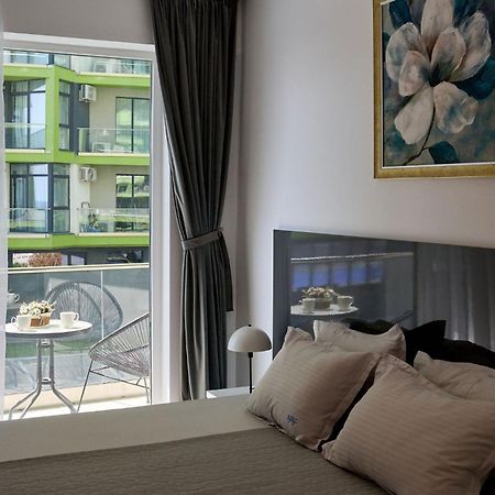 Maya Apartment- Spa N Pools Beach Resort Mamaia Eksteriør billede