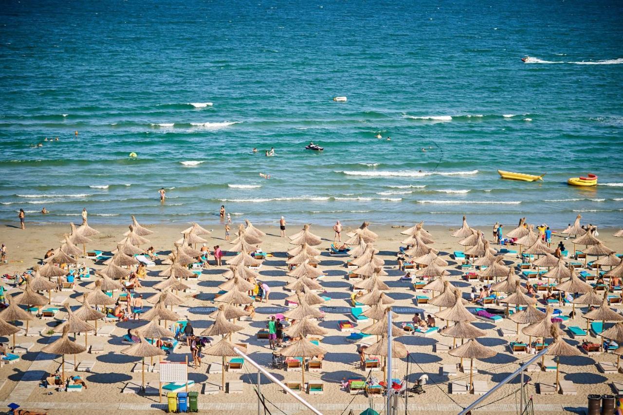 Maya Apartment- Spa N Pools Beach Resort Mamaia Eksteriør billede