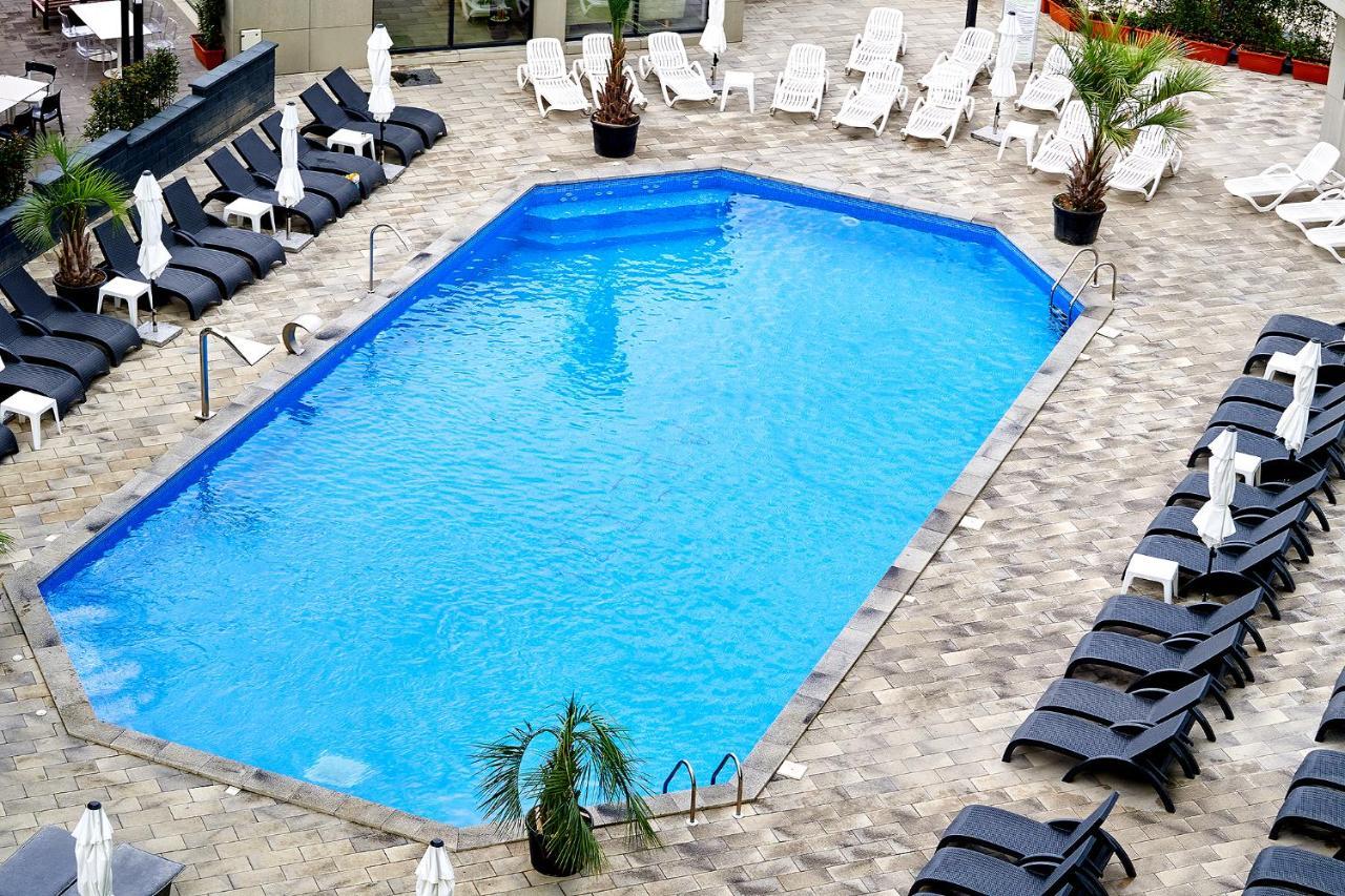 Maya Apartment- Spa N Pools Beach Resort Mamaia Eksteriør billede