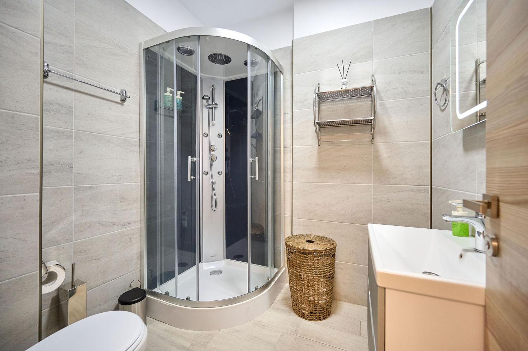 Maya Apartment- Spa N Pools Beach Resort Mamaia Eksteriør billede